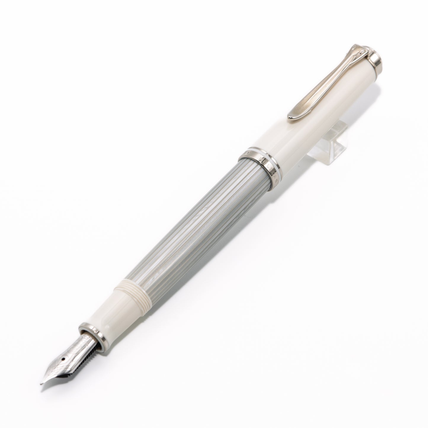 Pelikan Souverän M405 Silver-White Fountain Pen (M)