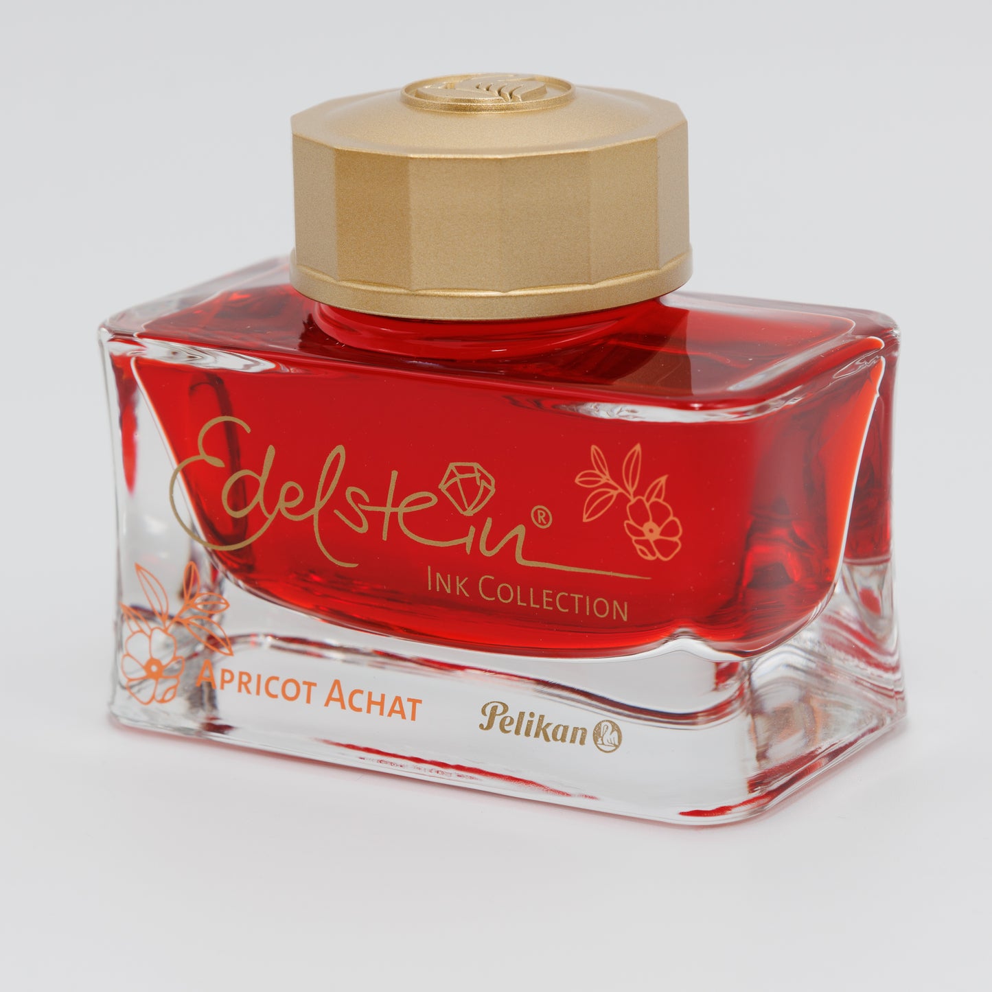 Pelikan M200 Apricot Achat fountain pen with the Edelstein Ink Set