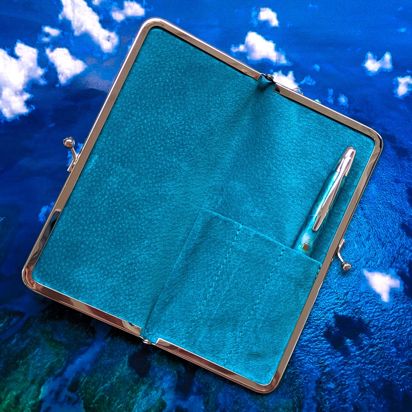 Bon Voyage 口金ペンケース レギュラー3本挿 BUNGUBOX x 編吟革盤舎