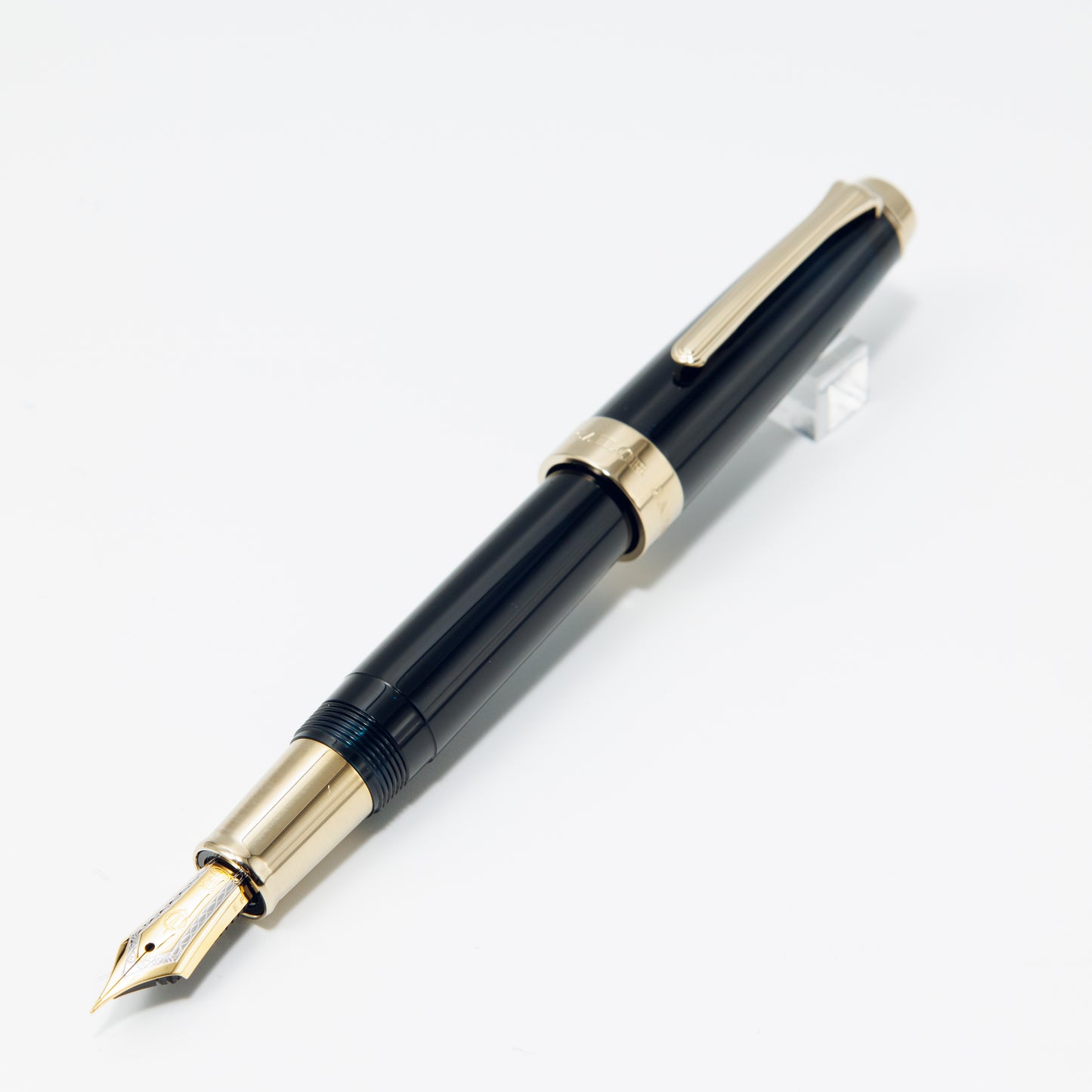 SAILOR Professional Gear Anchor with Gold Trim